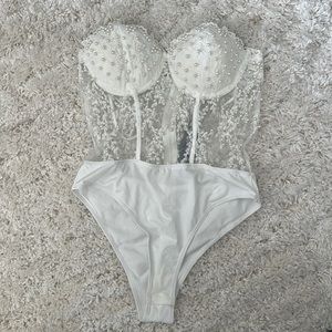 Perl strapless bodysuit NEW
